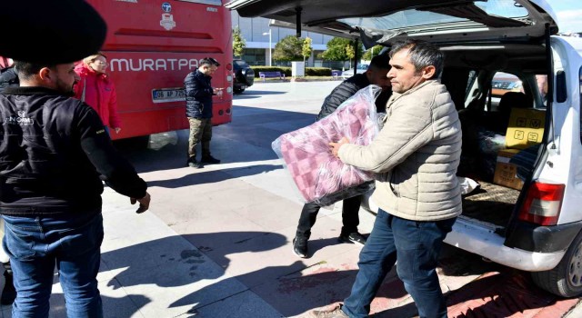 Antalyada deprem bölgesi için gönüllüler de seferber oldu