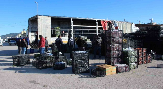 Antalyadan afet bölgesine 100 ton sebze