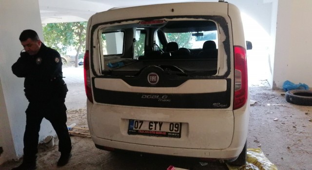 Antalyadan çalınan hafif ticari araç Manavgatta park halinde bulundu