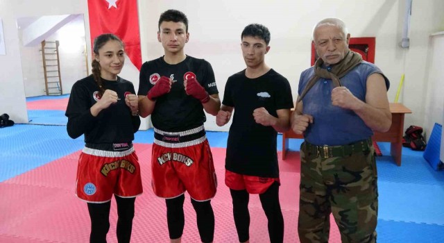 Antrenör dede, şampiyon torunlar yetiştiriyor