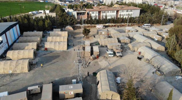 Arap Emirliklerinin kurduğu sahra hastanesi depremzedelere şifa oldu