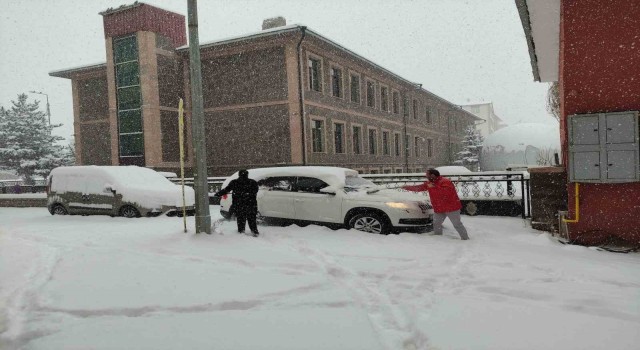 Ardahanda yoğun kar yağışı