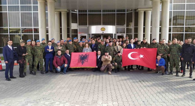 Arnavutluktan gelen 83 kişilik arama kurtarma ekibi geri döndü