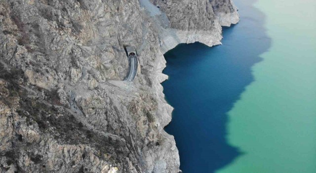 Artvinde heyelanların sebebi kurak havadan sonra gelen yağışlar