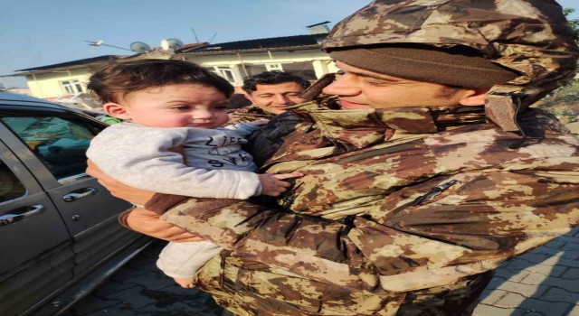 Asaf Bebek ve annesi PAK ekiplerinin yoğun çabaları sonucu kurtarıldı