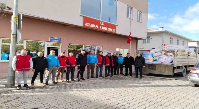 Aslanapadan deprem bölgesine erzak ve ekipman sevkiyatı devam ediyor