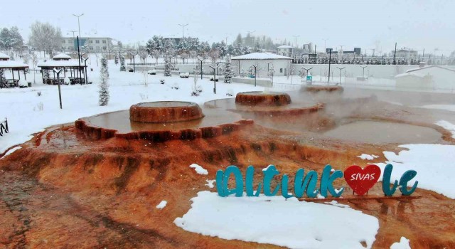 Atınkale Travertenleri kar manzarasıyla büyüledi