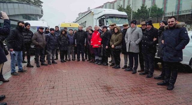 Avcılar Belediyesi yardım tırları ve iş makineleriyle afet bölgesinde