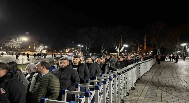 Ayasofya Camiinde Miraç Kandili idrak edildi