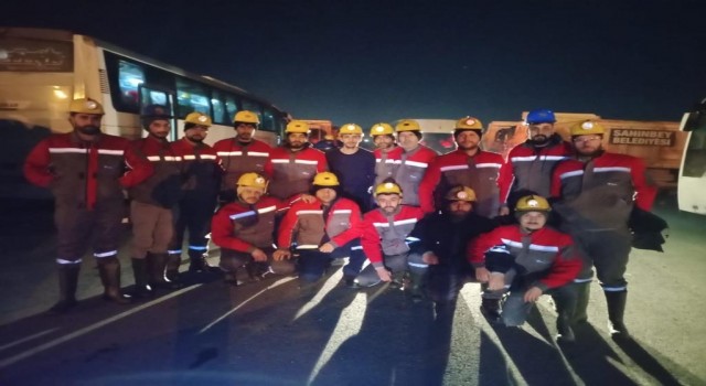 Aydınlı madenciler enkaz altında hamam sohbeti yaparak minik kızı hayatta tutmaya çalıştı