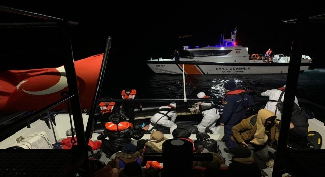 Ayvacık açıklarında 106 kaçak göçmen kurtarıldı