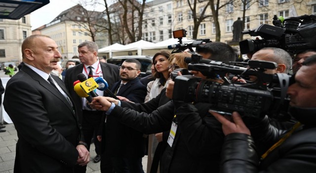 Azerbaycan Cumhurbaşkanı Aliyev: “Barış anlaşmasında Karabağ ile ilgili herhangi bir iddia olması kabul edilemez”