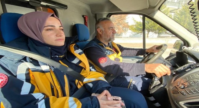 Baba-kız depremde hayat kurtarmak için mücadele verdi