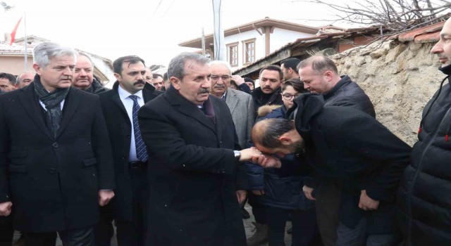 Babasını kaybeden BBP Genel Başkanı Destici cenaze namazı öncesinde açıklamalarda bulundu