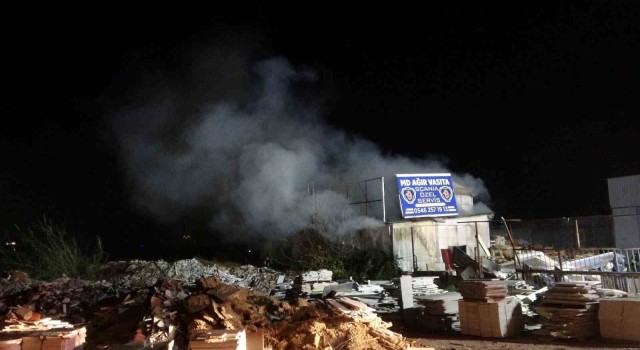 Antalya’da Babasını kaybettiği gün, atölyesi de küle döndü