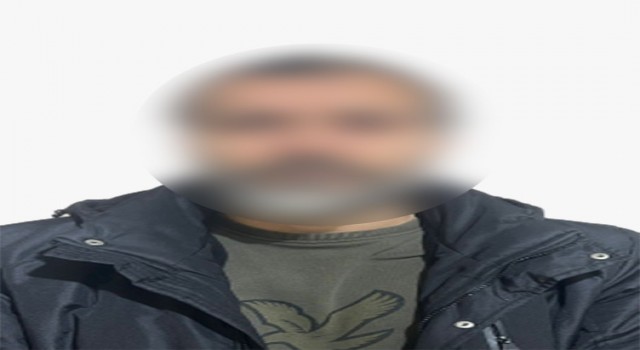 Bağcılarda çalıştığı iş yerinden toplamda 150 bin lira çalan şahıs kamerada