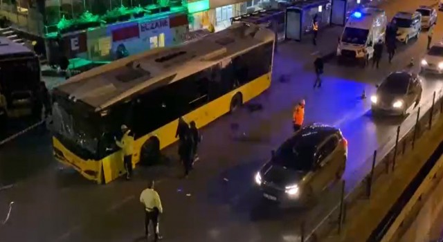 Bahçelievlerde İETT otobüsü durağa kaldı: 1 ölü, 4 yaralı