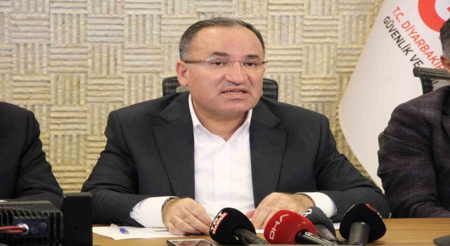 Bakan Bozdağ: “Diyarbakırda şimdiye kadar 192 kişi vefat etti, bin 91 kişi yaralandı”