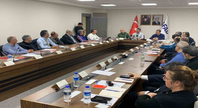 Bakan Kurum: 10 binadan biri ya yıkılacak, ya yıkık ya da oturulamaz durumda”
