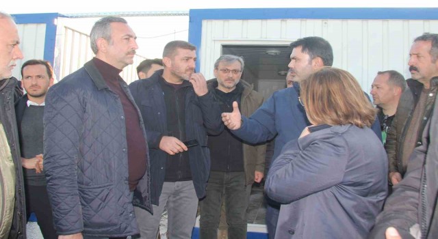 Bakan Kurum, İslahiyedeki konteyner kent çalışmalarını inceledi