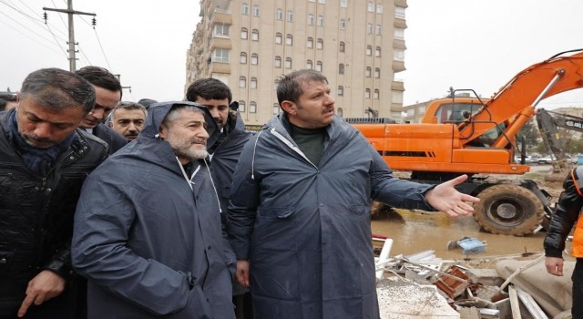 Bakan Nebati, depremin vurduğu Şanlıurfada incelemelerde bulundu