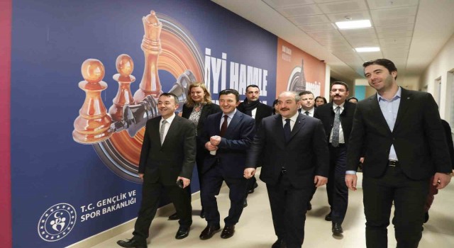 Bakan Varank ‘Diplomat Akademi Kampına katıldı