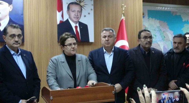 Bakanlar Adanada açıklama yaptı: 7 bina yıkıldı, 36 can kaybı var, enerji altyapılarında ciddi hasar var