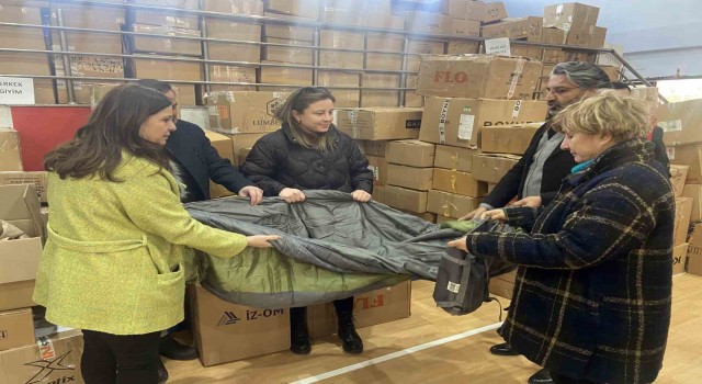 Balçovada depremzedelerin yaraları sarılıyor