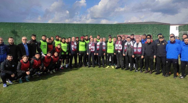 Balıkesir Valisi Hasan Şıldak, Bandırmaspora destek verdi