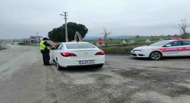 Balıkesirde polis ve jandarmadan 160 şahsa operasyon