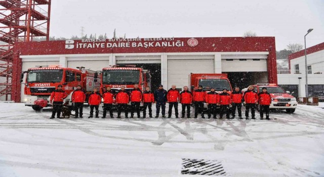 Balıkesirden deprem bölgesine 252 tır dolusu yardım