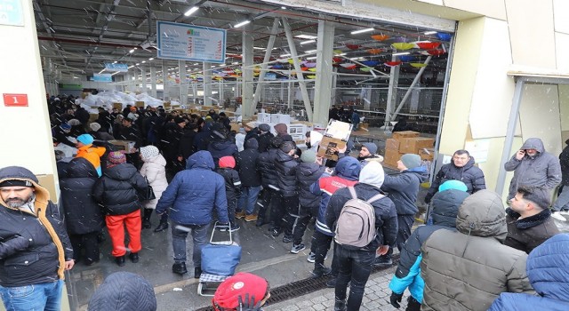 Başakşehirden 50nci yardım tırı yola çıktı
