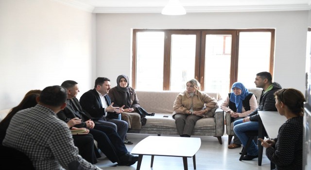 Başkan Avcı depremzede aileleri ziyaret etti