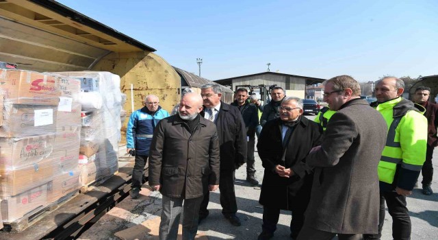 Başkan Büyükkılıç, Tren Garındaki yardım çalışmaları hakkında inceleme yaptı