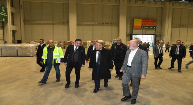 Başkan Büyükkılıç: Deprem bölgesine yardım, bin tıra ulaştı