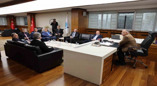 Başkan Büyükkılıçtan ilçe belediye başkanlarıyla deprem toplantısı