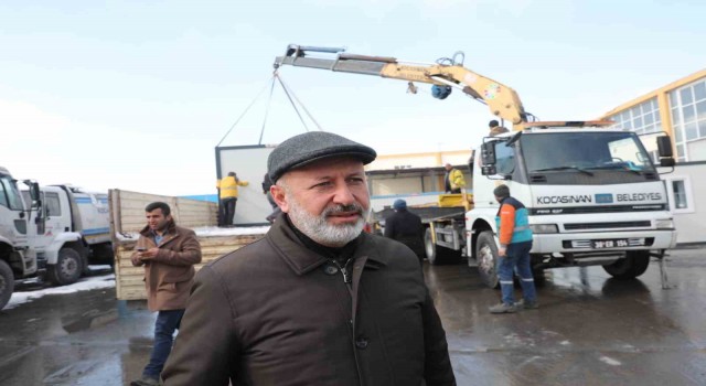Başkan Çolakbayrakdar: 104 personelimiz ve 41 aracımızla deprem bölgesindeyiz