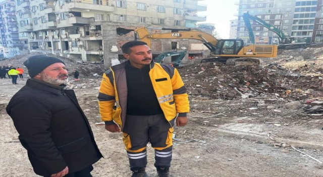 Başkan Çolakbayrakdar: Son yaralar sarılana kadar afet bölgesindeyiz