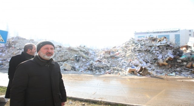 Başkan Çolakbayrakdar: Yaraların en hızlı şekilde sarılması için var gücümüzle çalışıyoruz