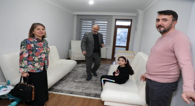 Başkan Demirtaş: Depremzedelere kapımız sonuna kadar açık”