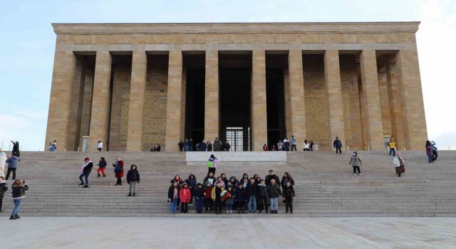 Başkan Gültaktan BİLSEM öğrencilerine Ankara gezisi hediyesi