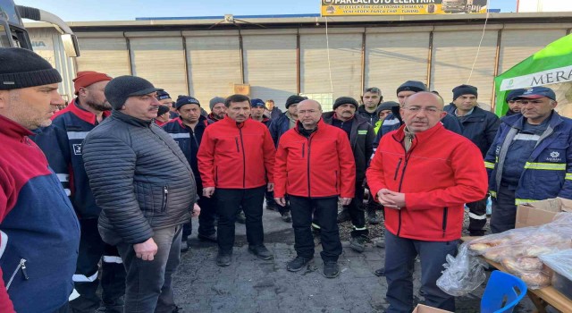 Başkan Kavuş: “Hatayı ayağa kaldırana kadar buradayız”