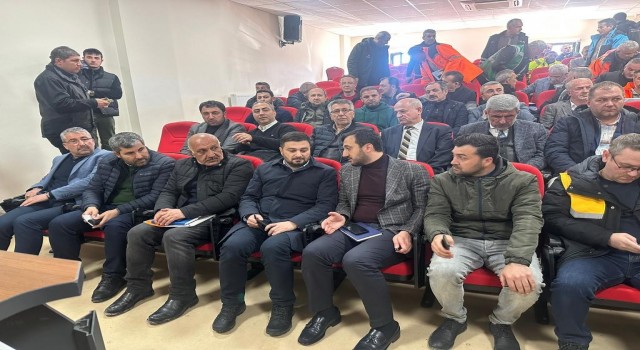 Başkan Öztekin, Malatya ve Adıyamanda afetzedelerle buluştu