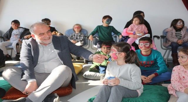 Başkan Sandıkçı: “Depremzede vatandaşlarımızın tüm ihtiyaçlarını karşılıyoruz”