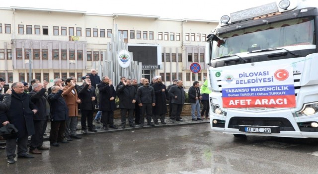 Başkan Şayir, 65 kişilik ekiple deprem bölgesinde