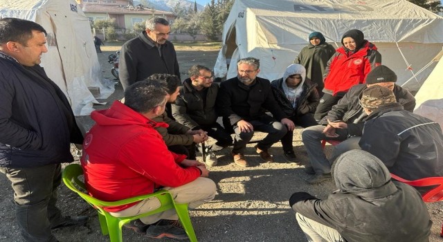 Başkan Suer Hatayda depremzedelerle bir araya geldi