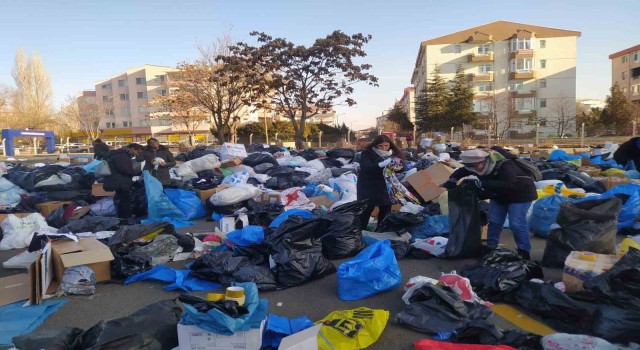 Başkentteki gönüllü vatandaşlar depremzedeler için birlik oldu