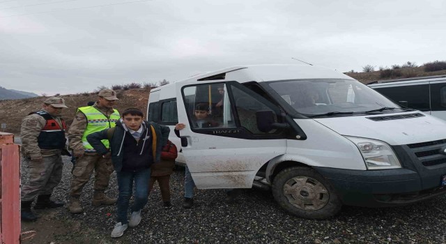 Batmanda okullar açıldı: Taşımacılık yapan servisler denetleniyor