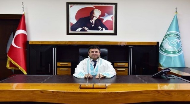 BAÜNden depremde yakınlarını kaybeden öğrencilere burs