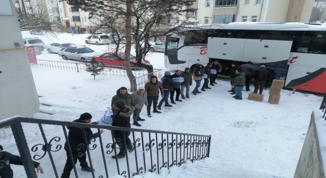 Bayburt halkının yüreği deprem bölgesinde atıyor yardımlar hız kesmeden devam ediyor